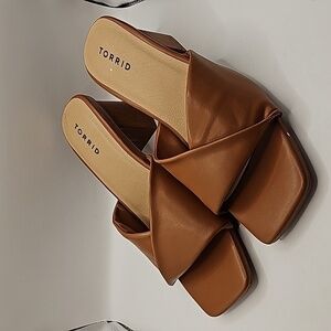 Torrid Twist Front Heeled Mule size 11ww